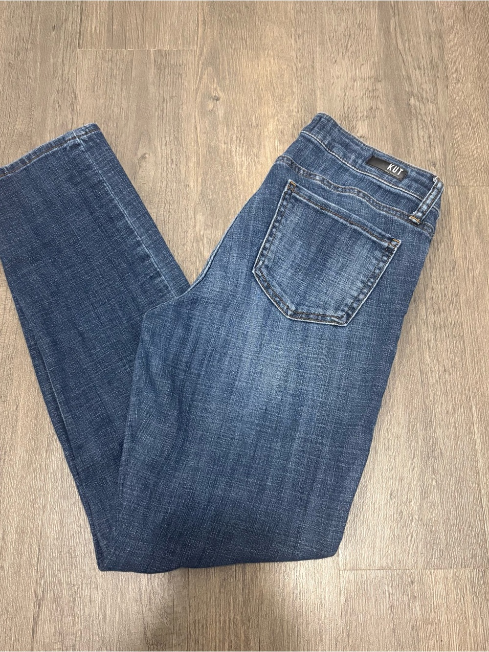 Kut from the Kloth Midwash Straight Blue Jeans Sz 8 Excellent Condition
